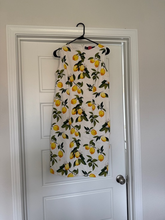 Chetta B Dresses & Skirts - Chetta B White Lemon-Print Sleeveless Midi Dress